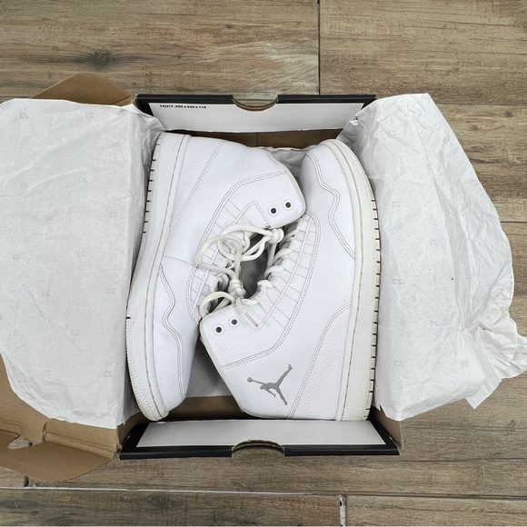 NIKE JORDAN EXECUTIVE HIGH-TOP TRAINERS- Triple White. Men’s 9 820240100 W/Box - Picture 12 of 13